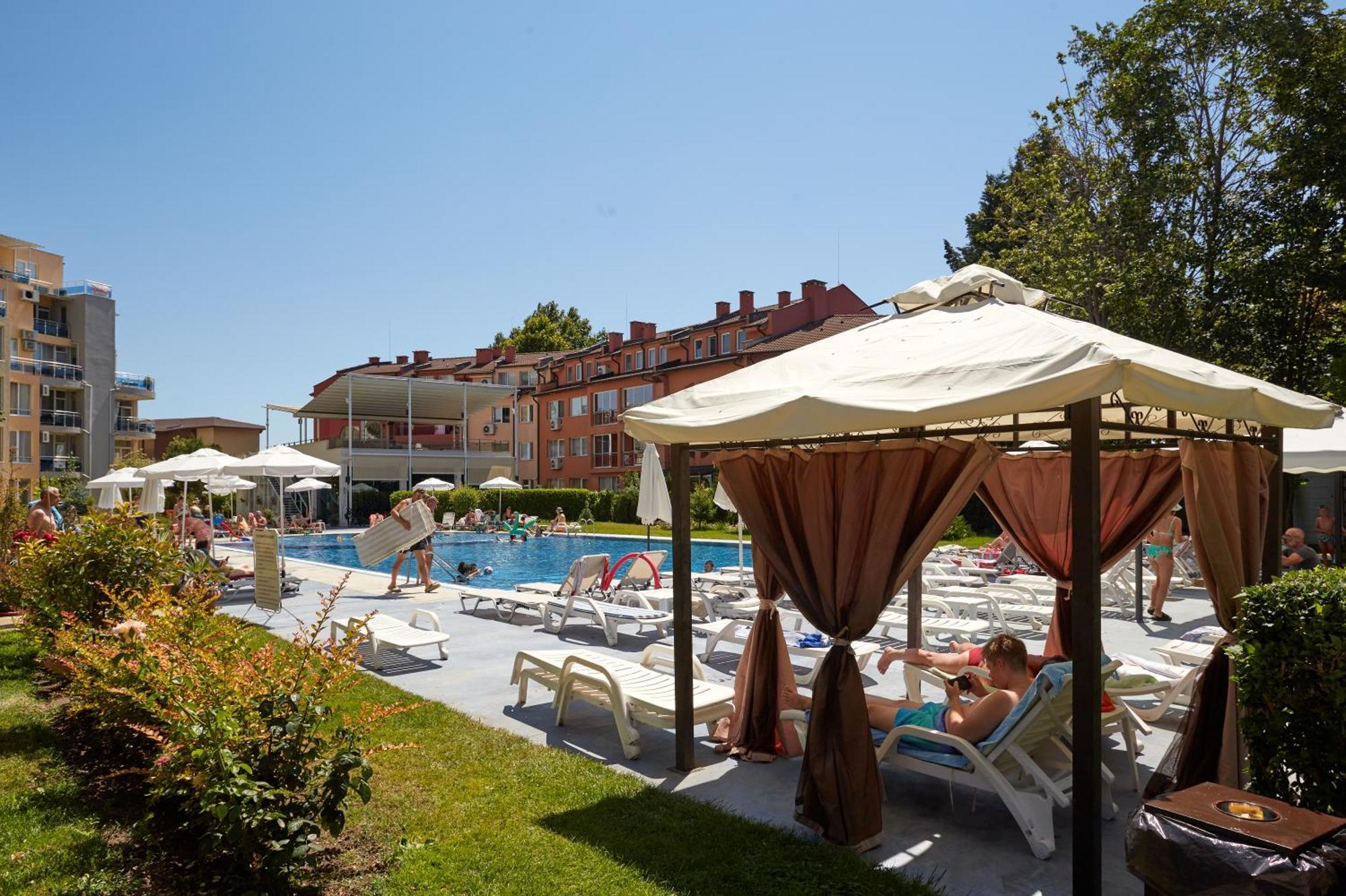Luxury First Line Apartment With Pool By The Sea Несебир Екстер'єр фото