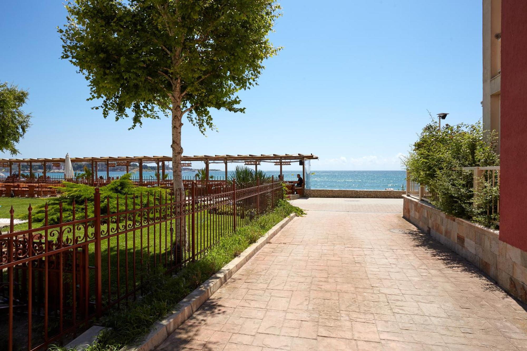 Luxury First Line Apartment With Pool By The Sea Несебир Екстер'єр фото